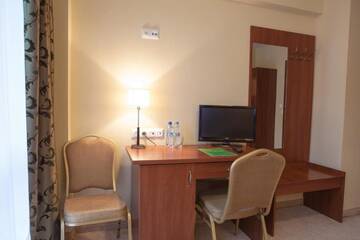 Фото номера Улучшенный одноместный номер Отель Hotel Przedwiośnie г. Маслув 7