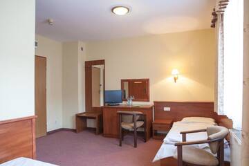 Фото номера Стандартный двухместный номер с 2 отдельными кроватями Отель Hotel Przedwiośnie г. Маслув 5