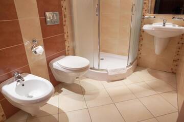 Фото номера Улучшенный трехместный номер Отель Hotel Przedwiośnie г. Маслув 4